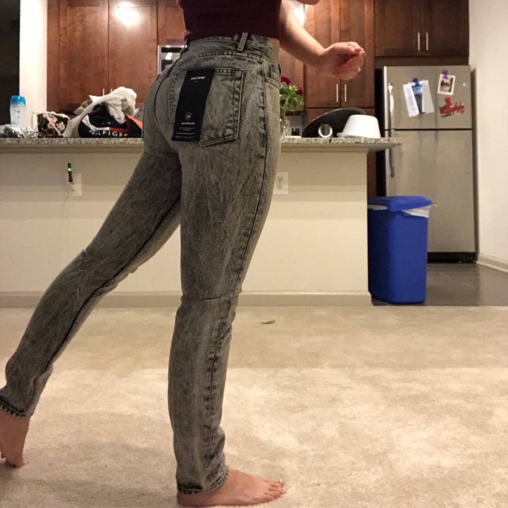 GRLFRND The Karolina Jeans Acid wash grey